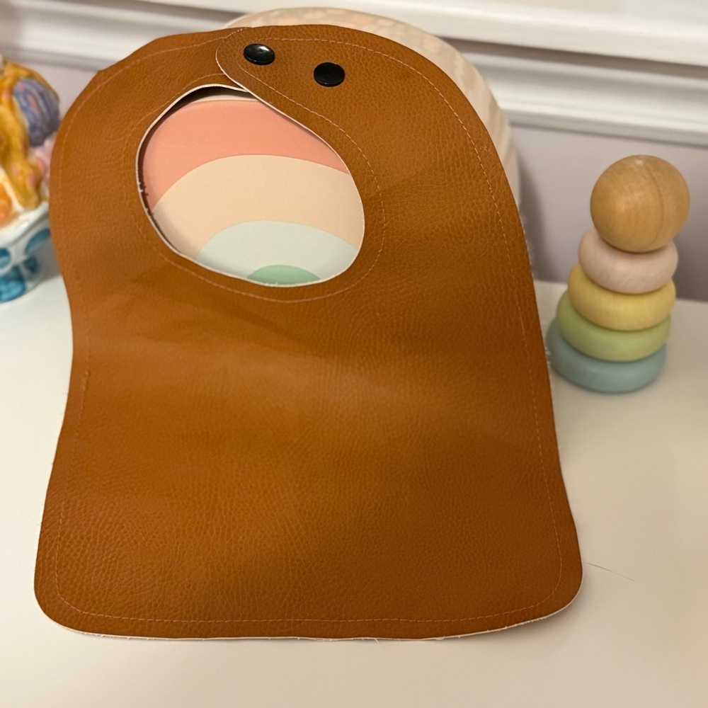 Gathre Premium Vegan Leather Bib – Chestnut Brown – Adjustable Snaps